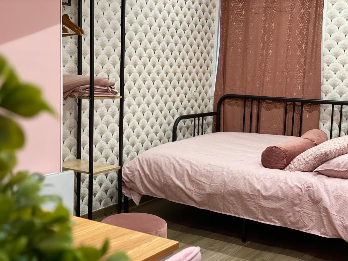 Apartment Capstay Color Valenciennes & Netflix *