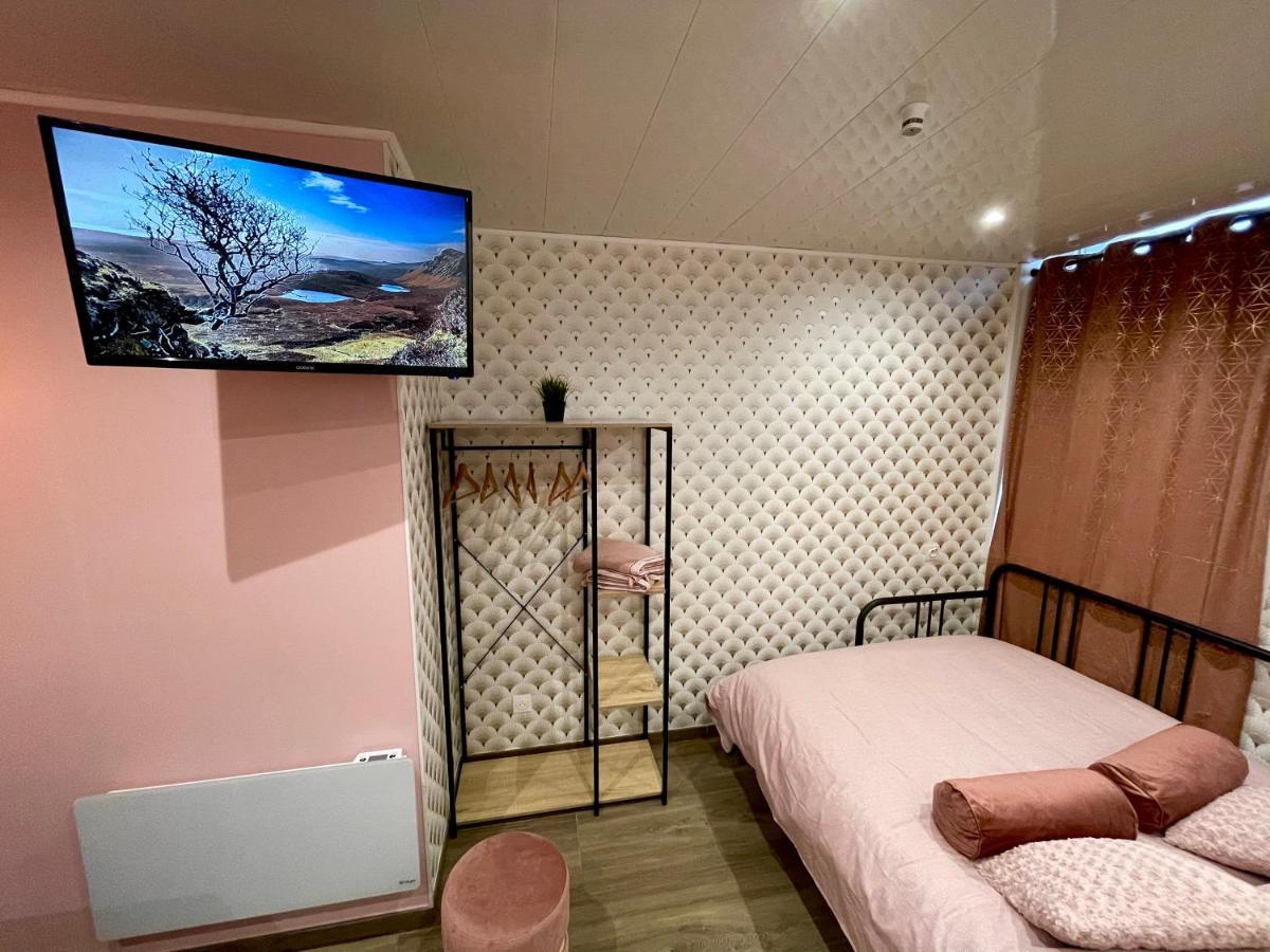 Capstay Color Valenciennes & Netflix Apartment
