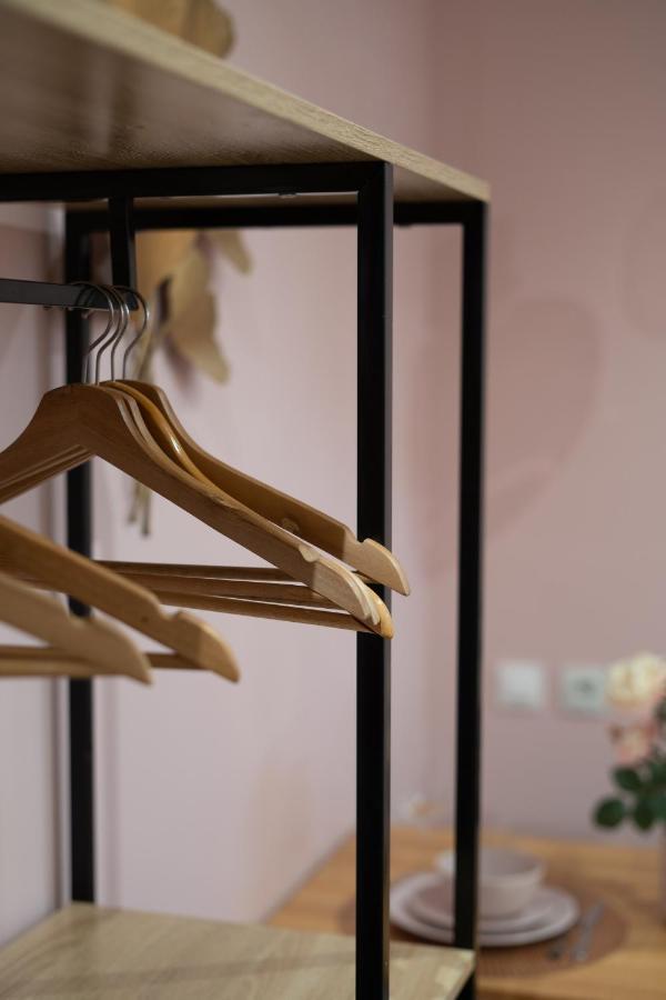 Apartment Capstay Color Valenciennes & Netflix *
