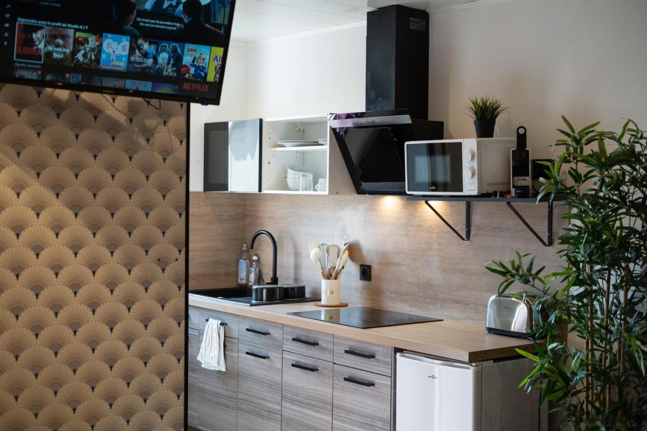 Capstay Color Valenciennes & Netflix Apartment